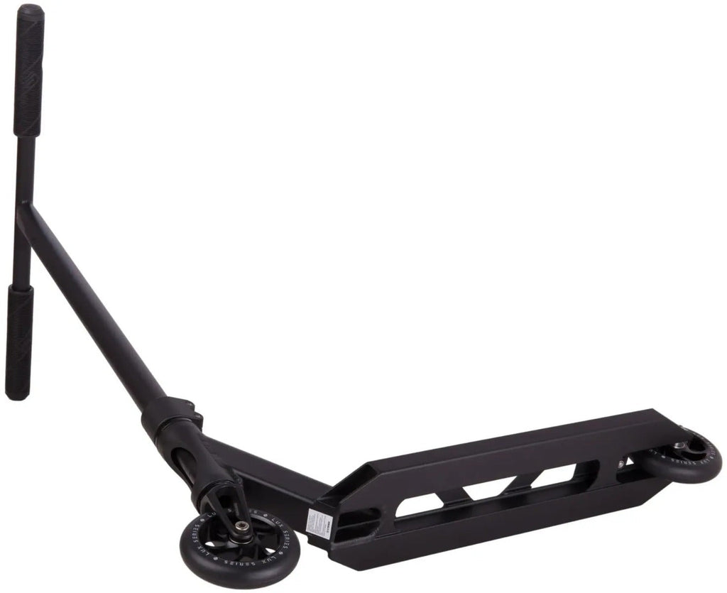 Freestyle koloběžka Striker Essential M Black